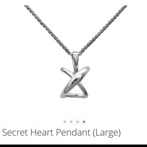 E.L. Designs Silver Necklace